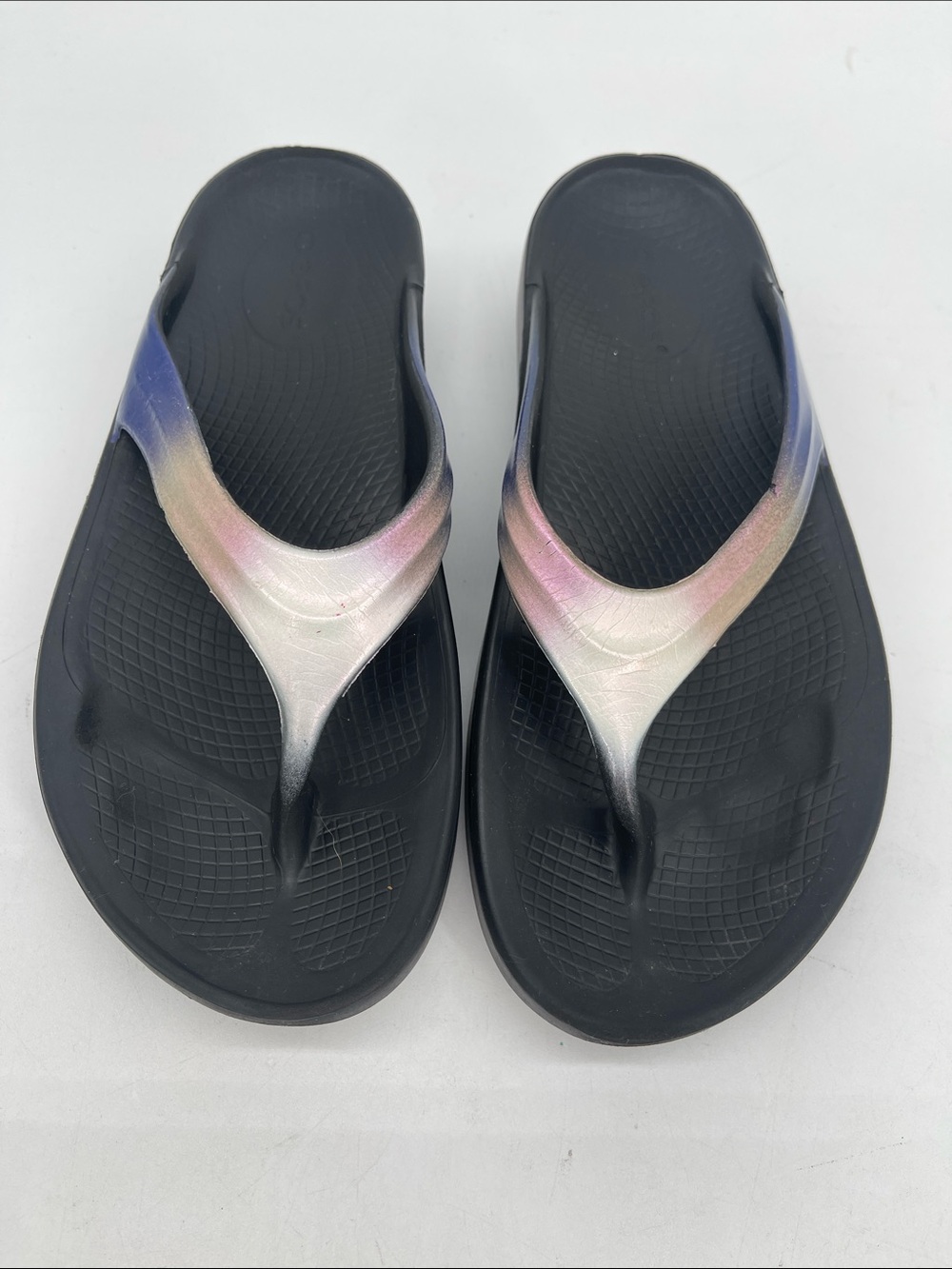 OOFOS Black Flip Flops with Iridescent Purple-Pink Straps Women Size 8